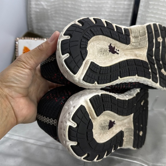 (R5) Brooks Men's Glycerin 17 Running Shoes, Size 11.5D, Black/Red - Picture 11 of 16